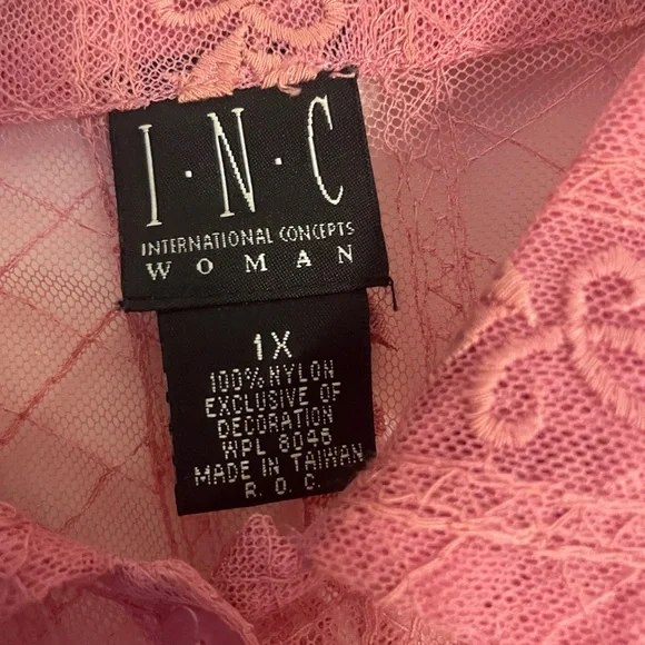 Rose Lace Blouse - Picture 2 of 4